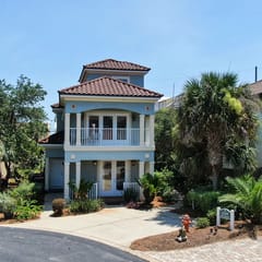 La Valencia 113 - Charming 3BD/3BA home in a gated community!